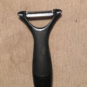Pampered chef Julienne peeler
